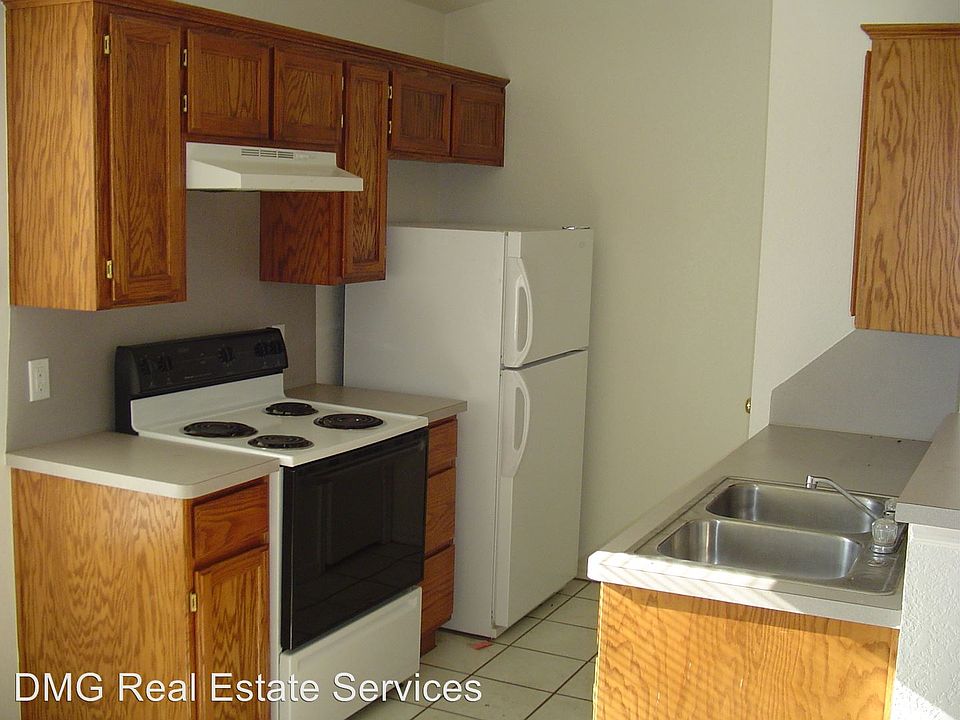 2nd image of 1645 High Cir