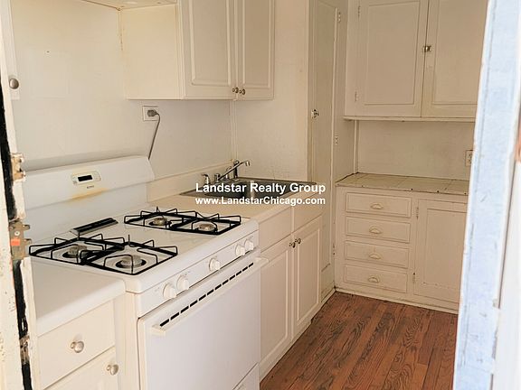 4th image of 4404 N Winchester Ave APT 31