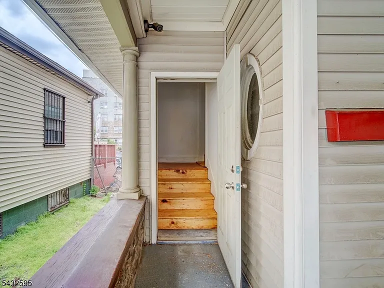 444 N Broad St — Photo 9