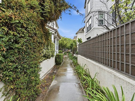 3rd image of 6005 Hillbrook Pl