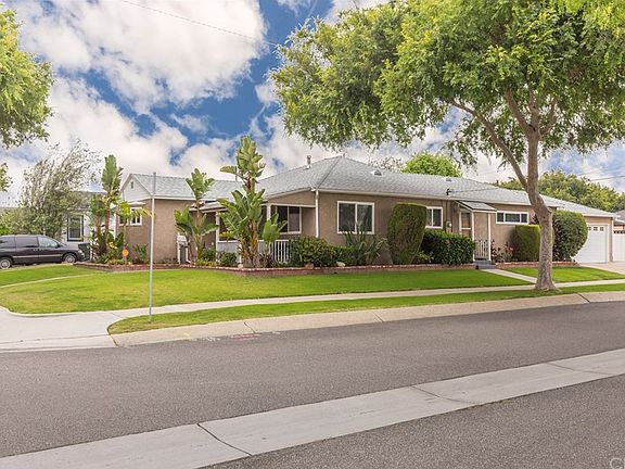 3rd image of 17038 Falda Ave