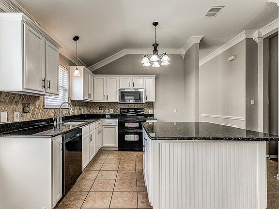 2nd image of 1945 Marble Falls Ln