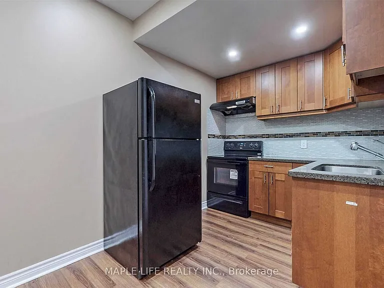 246 Sir Benson Dr — Photo 35