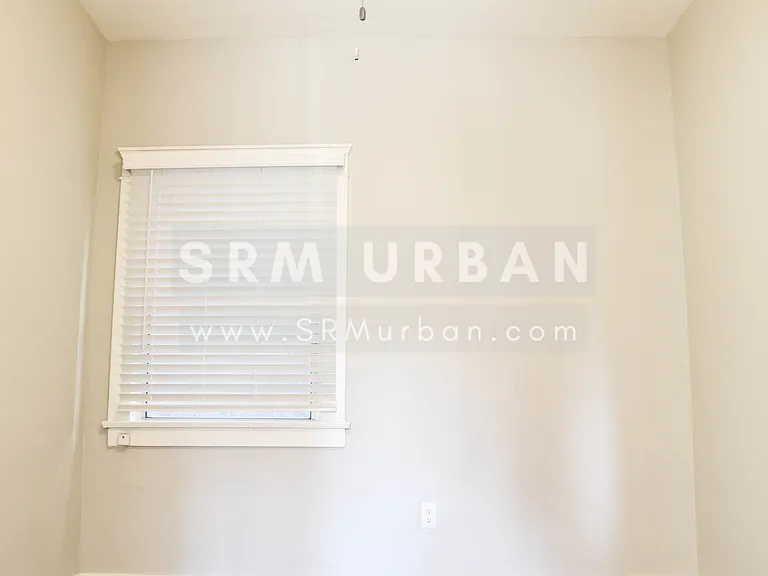 438 W Date St #1 — Photo 9