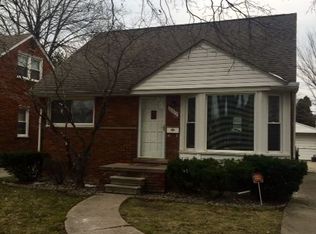 20425 Country Club Dr, Harper Woods, MI