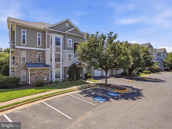 4th image of 504 Sunset View Ter SE Unit 301
