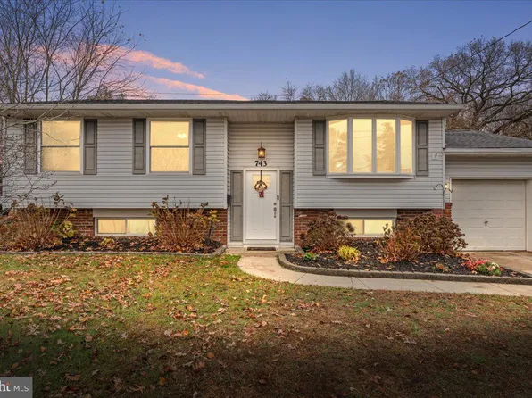 743 Lois Dr, Williamstown, NJ 08094