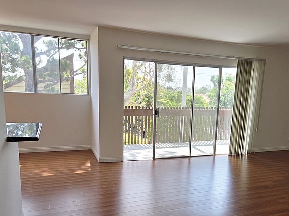 3rd image of 6050 Canterbury Dr #F