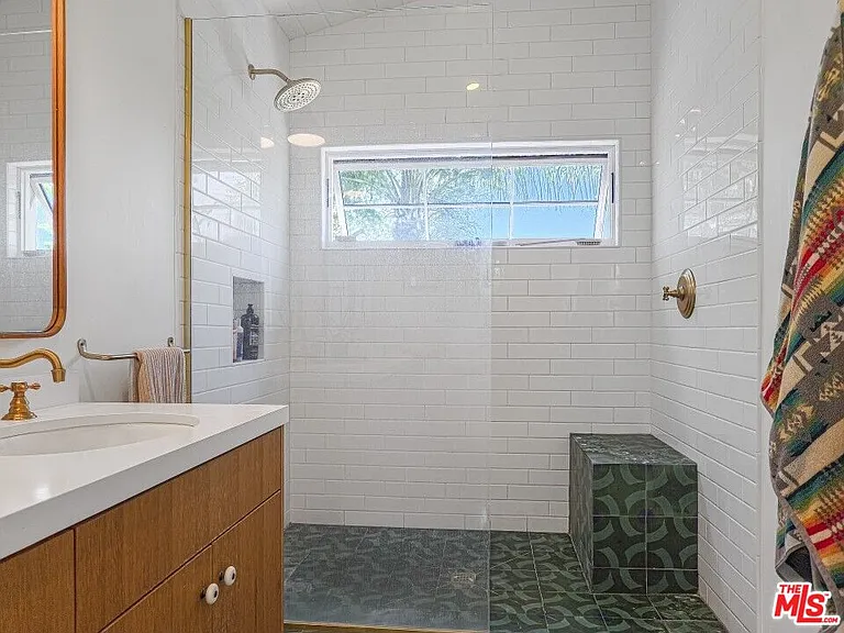 1616 Cerro Gordo St — Photo 41