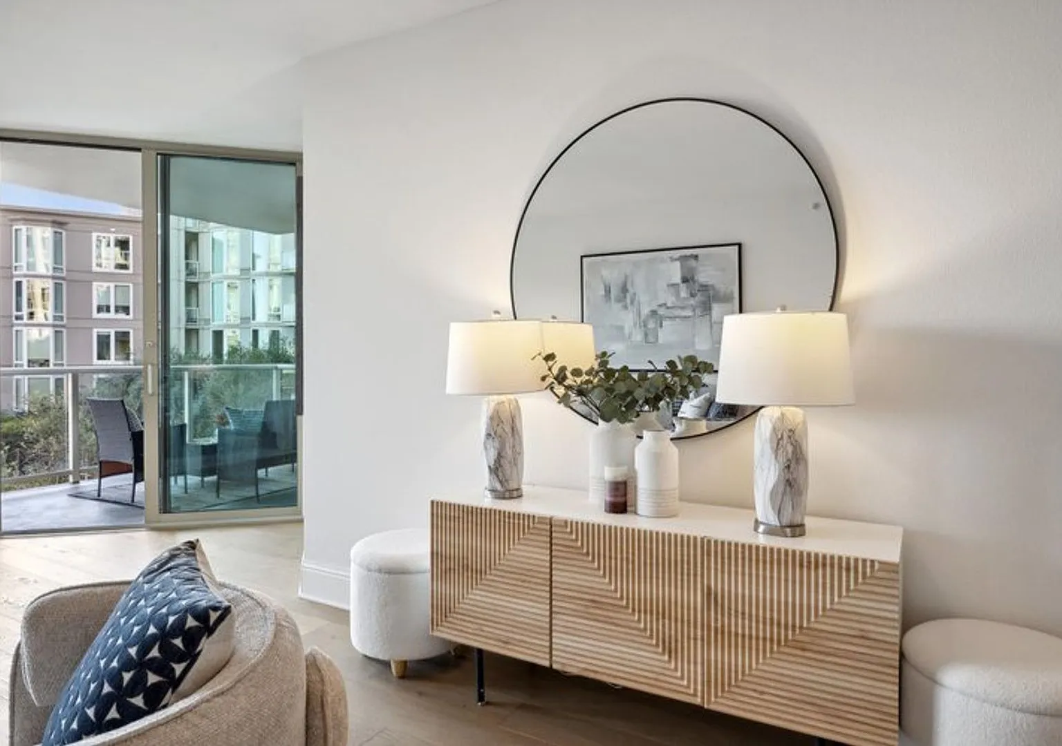 2br/2ba Remodeled Condo In The Towers! Parking! Pool! Progressive — Photo 3