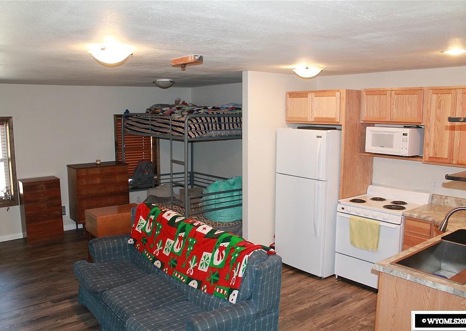 1st image of 865 Lincoln St APT D