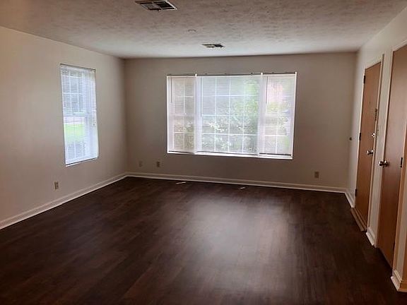 3rd image of 2112 Lincoln Ave #A