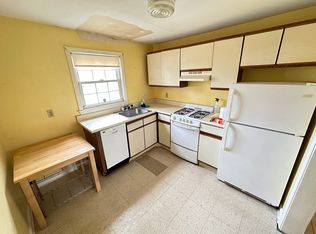 32 Colony Rd #1-B, West Springfield, MA 01089