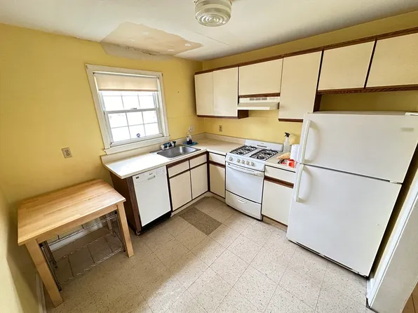32 Colony Rd #1-B, West Springfield, MA 01089