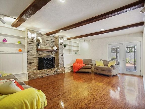 2nd image of 4600 Chateau Dr