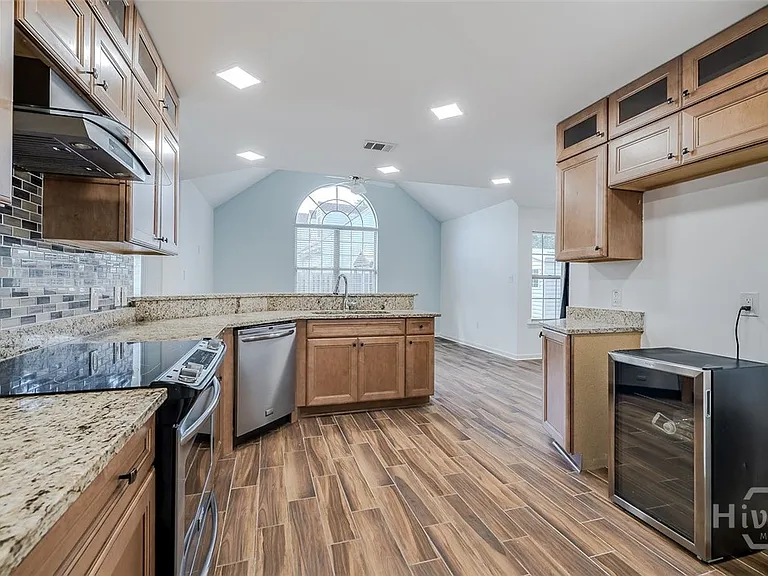 108 Village Lake Dr — Photo 16