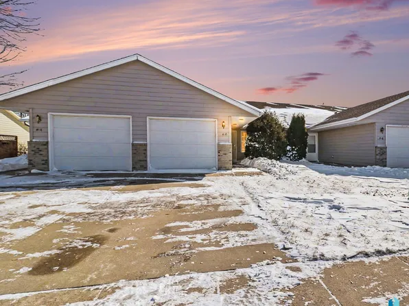 412 N 9th Ave, Brandon, SD 57005