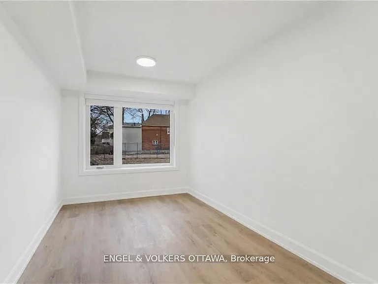 4 Monk St #2 — Photo 8