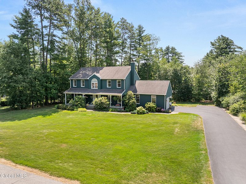 4th image of 30 Algonquin Drive