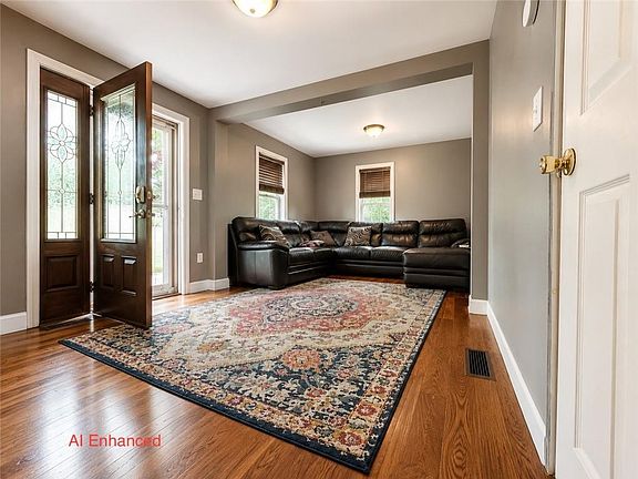 3rd image of 190 George Arden Ave