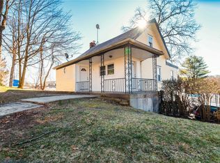 18 Evert St, Huntington Station, NY 11746