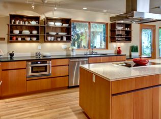 4315 SW Henderson St, Seattle, WA 98136