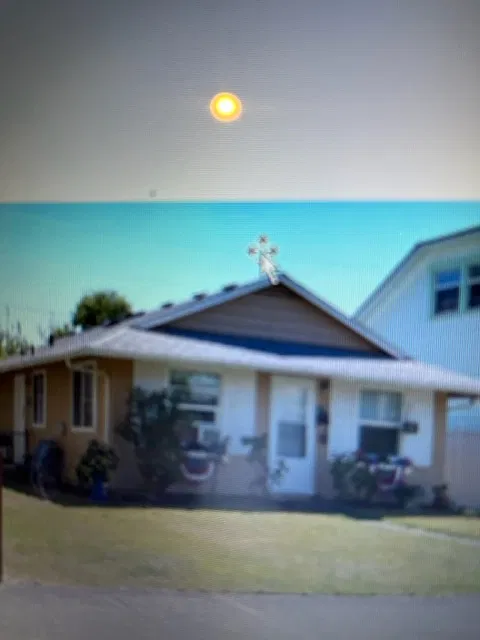 3 bed, 1000 sqft, $2,300 — Photo 2