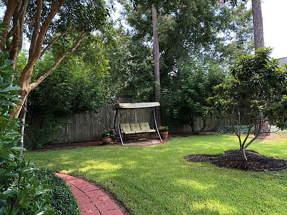 4th image of 1006 Creek Ct