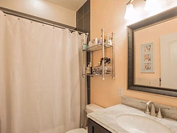 3rd image of 823 N 15th St #2