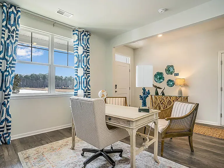 4 bed, 2.5 bath, 2340 sqft, $2,550 — Photo 3