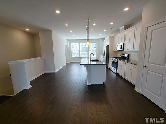 3rd image of 1029 Commack Dr