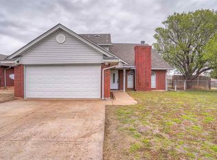 1422 SE Hillcrest Ave, Lawton, OK 73501
