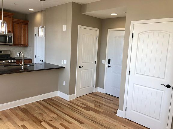 4th image of 501 Lackawanna Ave #1