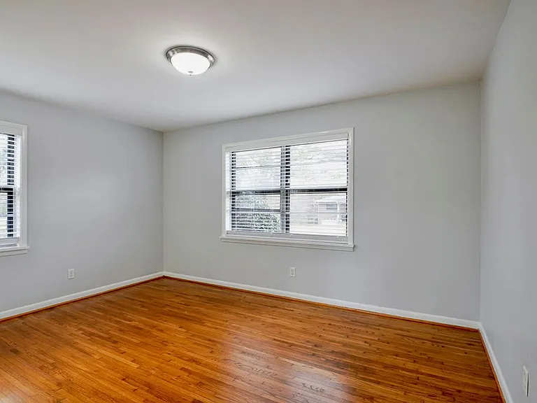 969 Oak Grove Rd — Photo 23