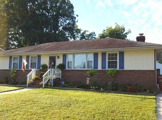 907 Jamestown Rd, Colonial Heights, VA 23834