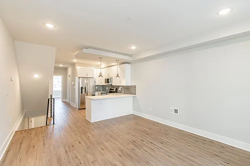 1906 E York St #1A Photo 1