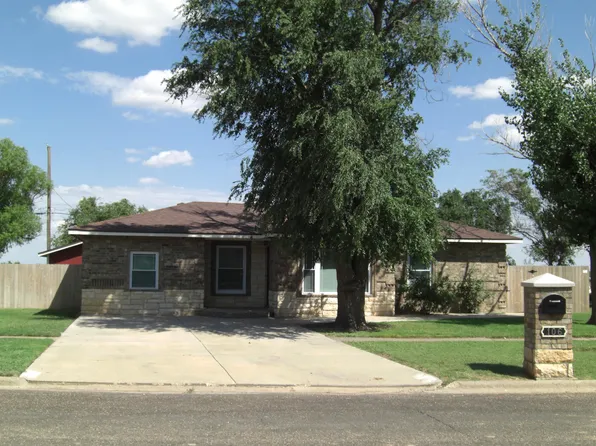 106 Thomas Blvd, Plainview, TX 79072