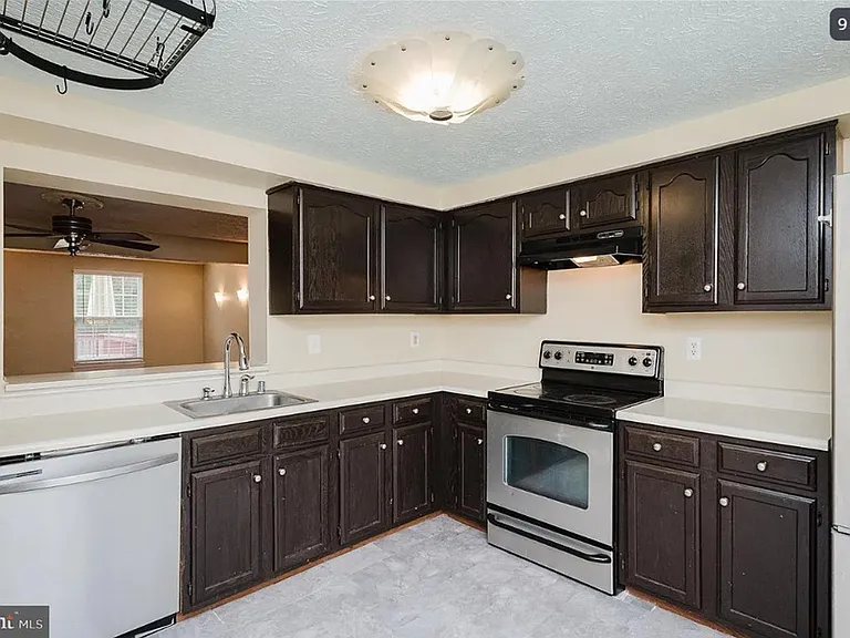 1829 Queen Anne Sq #BEL — Photo 5