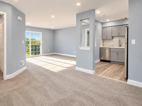 1124 Waterford Dr, Edison, NJ 08817
