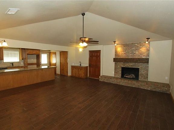 2nd image of 248 Greensprings St