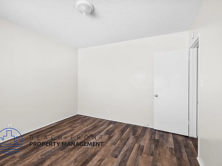 2126-2130 W. El Segundo Blvd. — Photo 16