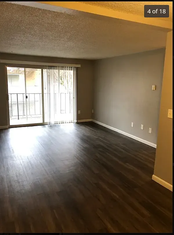 Emerald Place Apartments — Photo 1