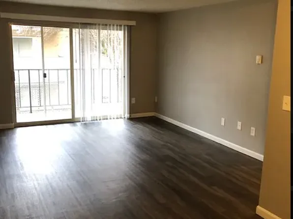 Emerald Place Apartments
