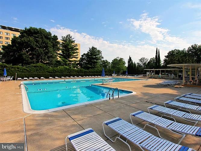1st image of 6631 Wakefield Dr APT 512