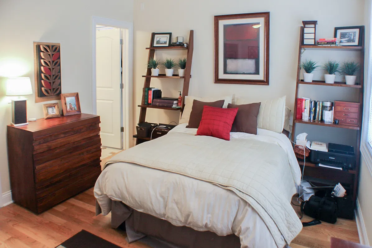 3231 N Kenmore Ave — Photo 3