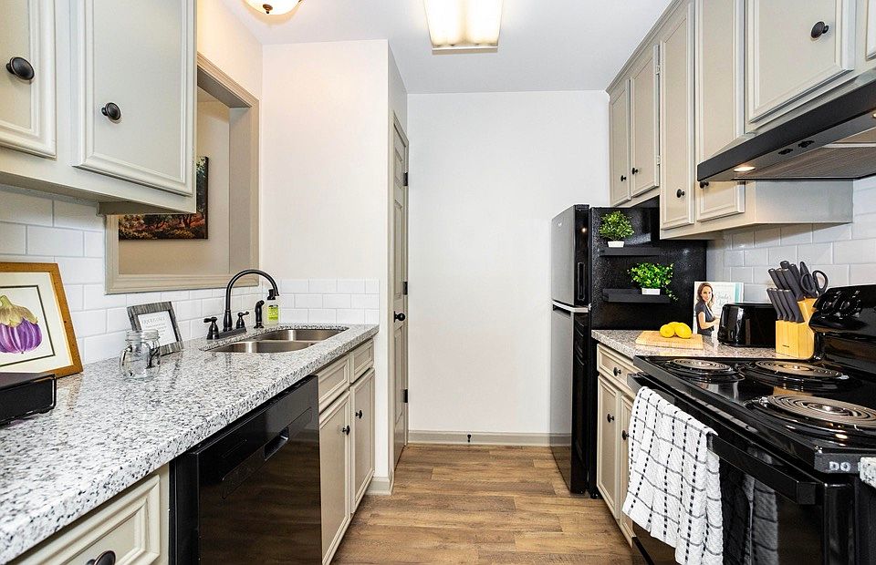 1st image of 57945 Joffrion St #7