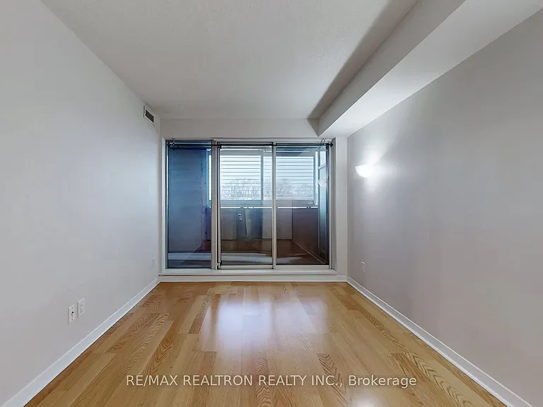 1050 The Queensway #217 — Photo 26