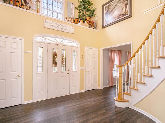 4th image of 6699 Steeplechase Ln