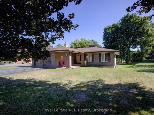 360 Main St W, Minto, ON N0G 2P0