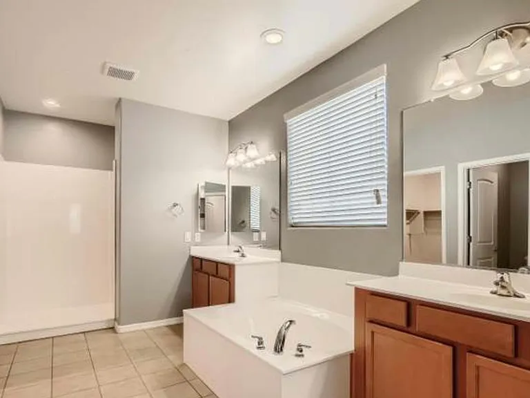 35359 N Donovan Dr — Photo 8